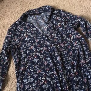 🌹Zara navy floral top so comfy great deal!!